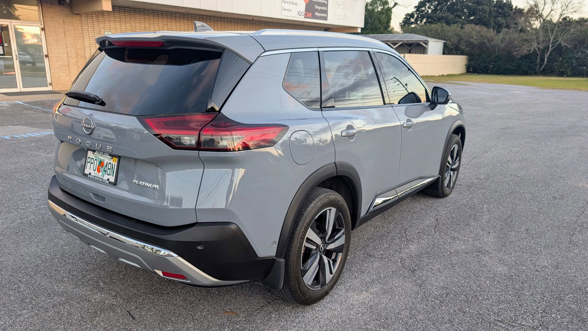 Used 2022 Nissan Rogue Platinum w/ Head-Up Display Package image 3