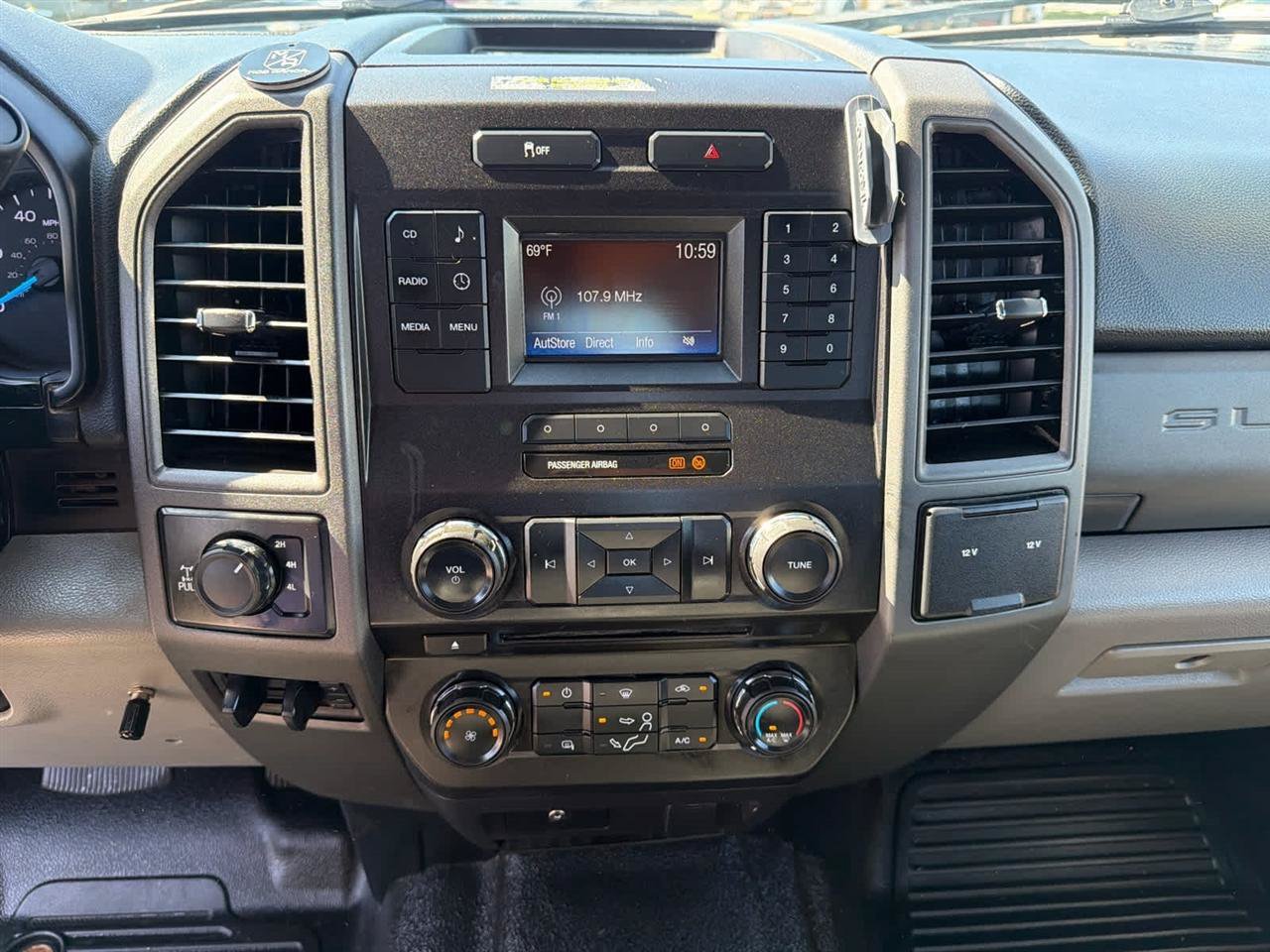 Used 2017 Ford F250 XL w/ Power Equipment Group AWD/4WD image 31