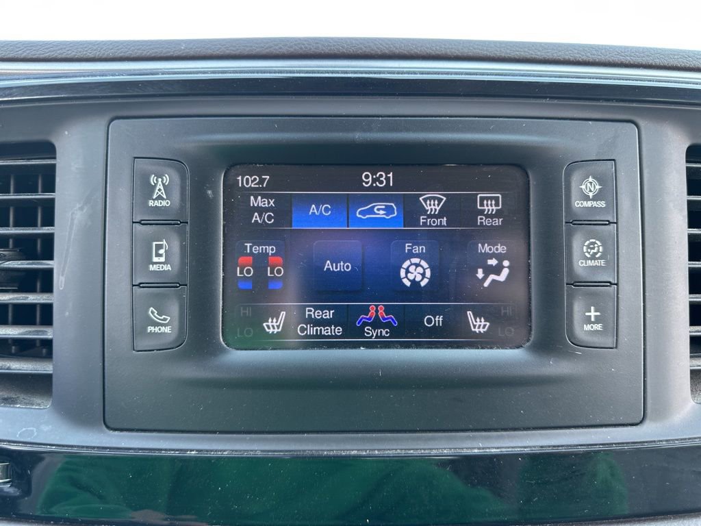 Used 2017 Chrysler Pacifica Touring-L image 32