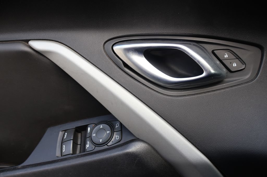 Used 2019 Chevrolet Camaro LT RWD image 23