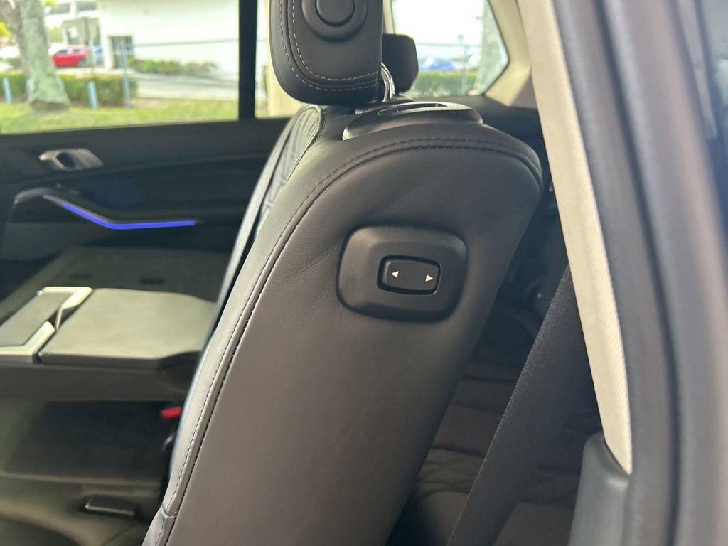 Used 2025 BMW X7 xDrive40i image 47