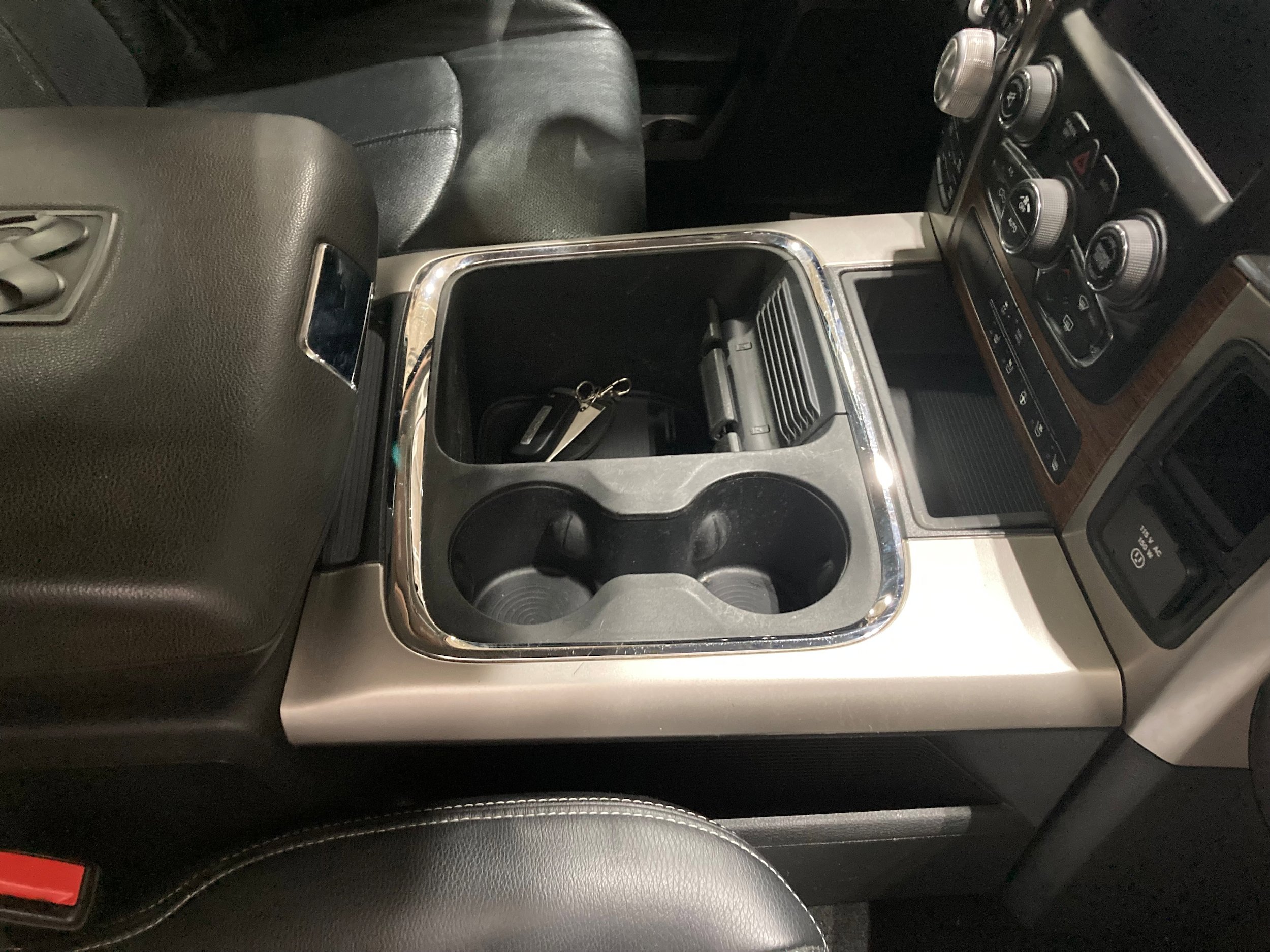 Used 2018 RAM 1500 Laramie w/ Convenience Group AWD/4WD image 9
