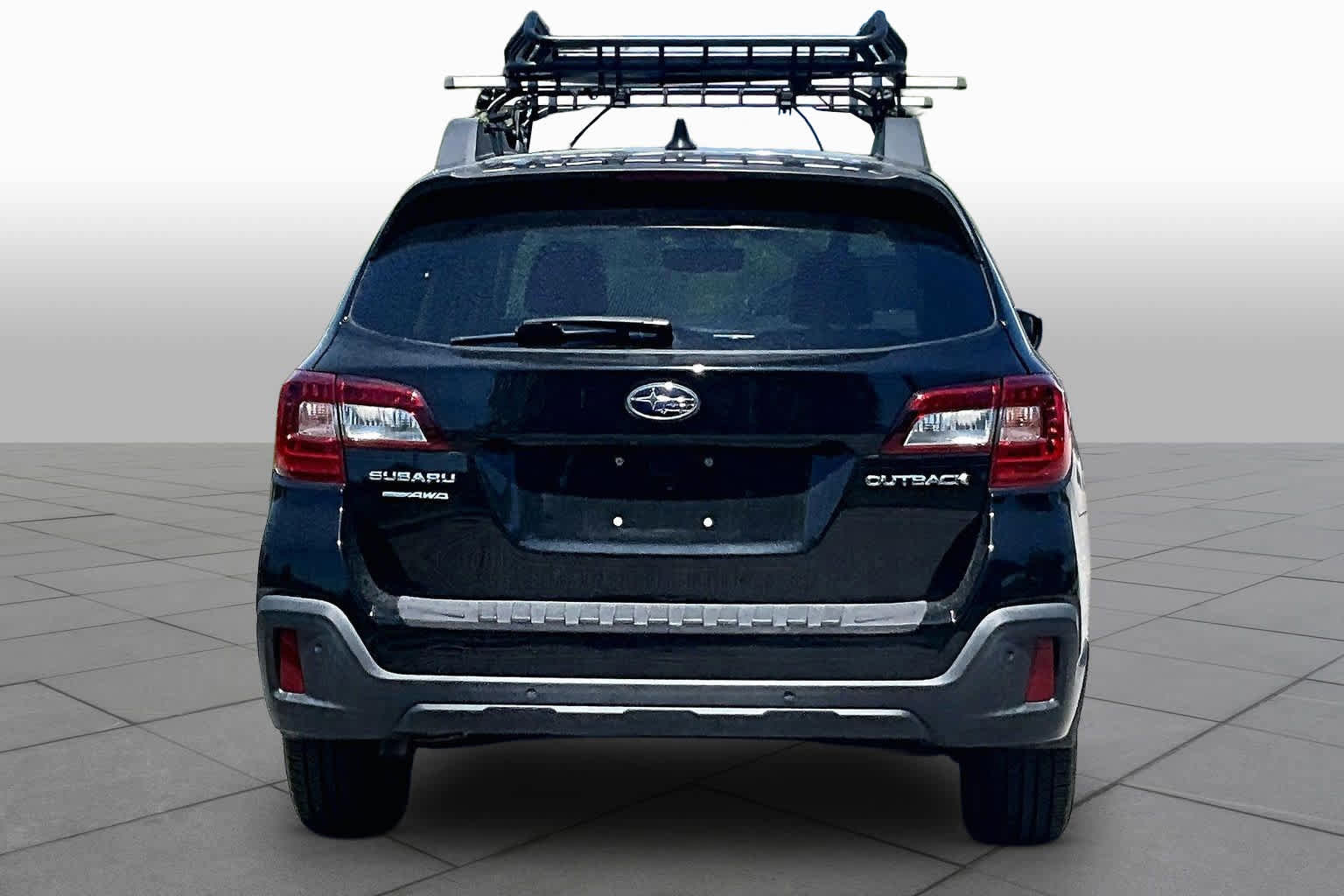 Used 2018 Subaru Outback 2.5i Limited AWD/4WD image 5