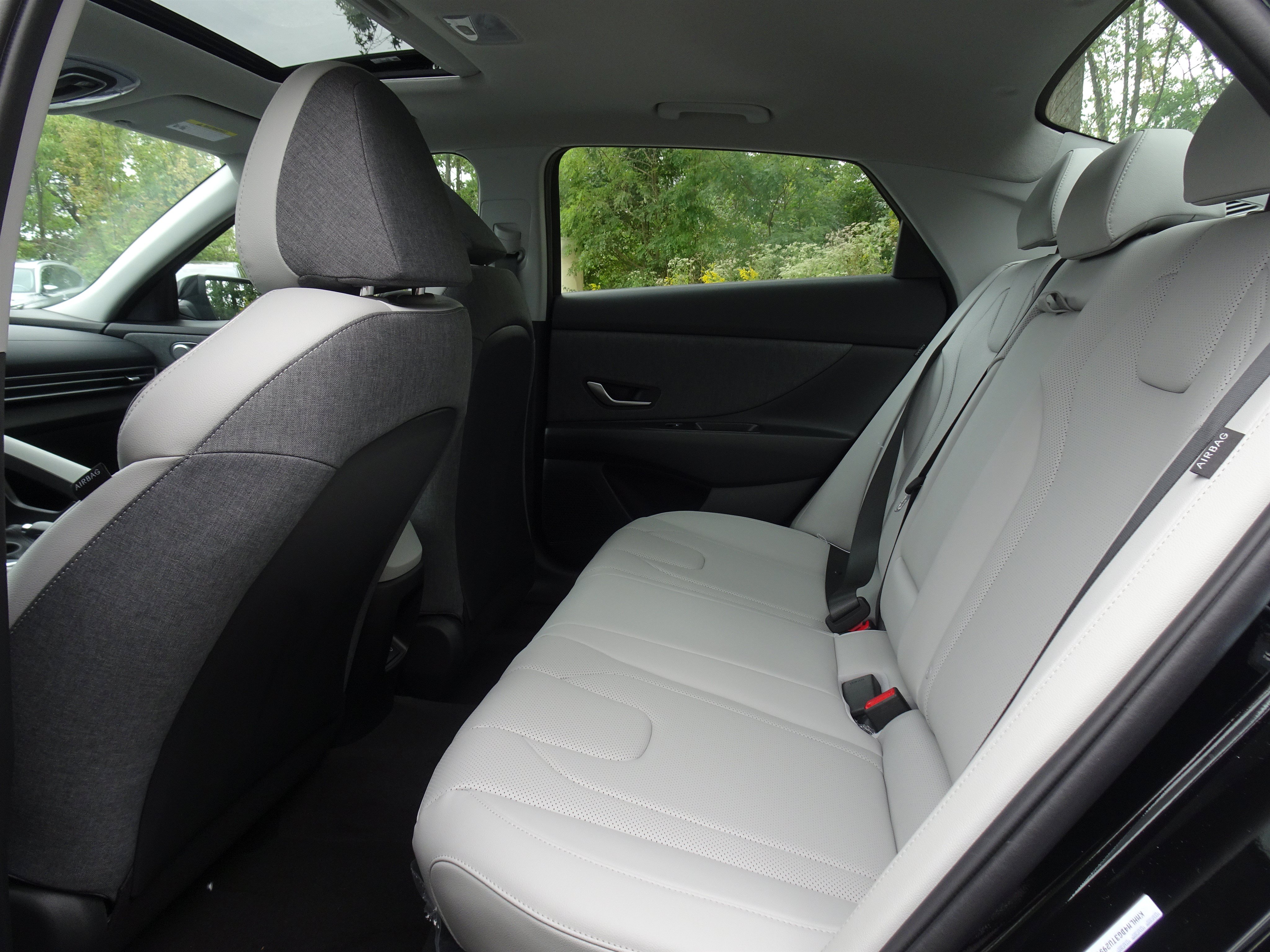 New 2026 Hyundai Elantra SEL Sport FWD image 15