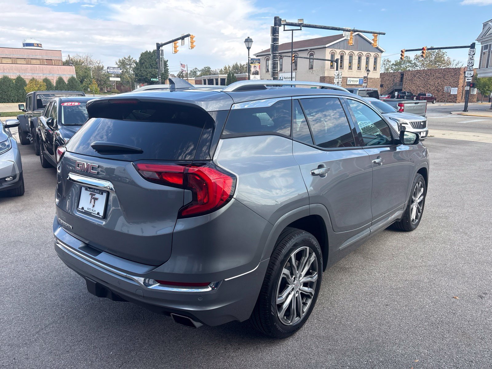 Used 2019 GMC Terrain Denali w/ Driver Alert Package II FWD image 5