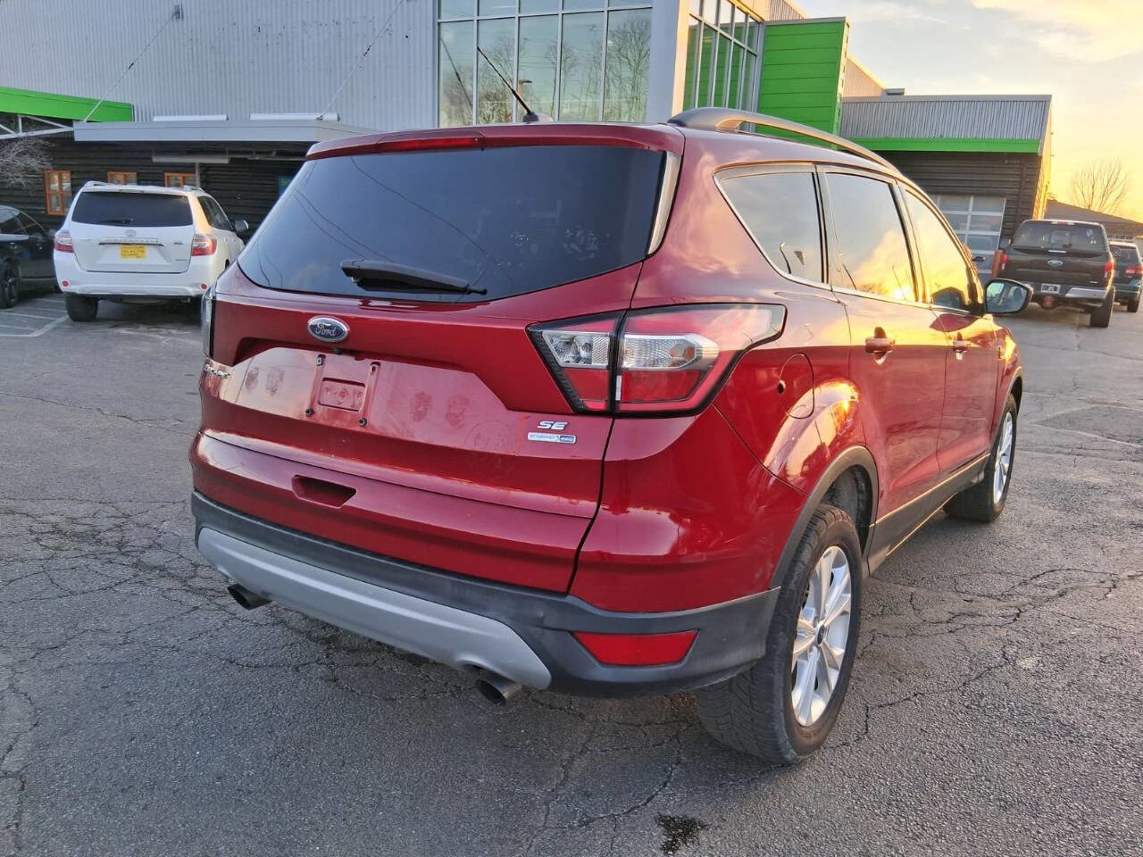 Used 2018 Ford Escape SE w/ Ford Safe & Smart Package image 5