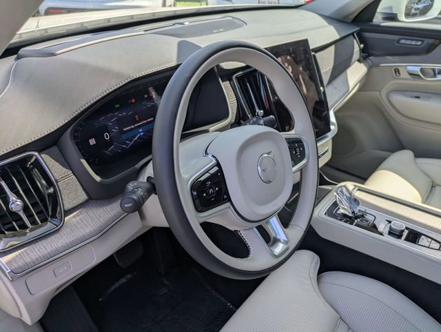 Used 2023 Volvo XC90 B5 Plus w/ Protection Package Premier AWD/4WD image 16