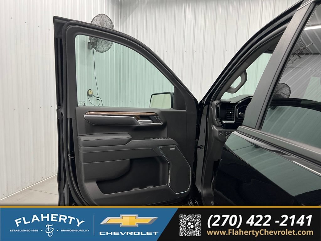 Used 2026 Chevrolet Silverado 1500 LT Trail Boss w/ Safety Package AWD/4WD image 8