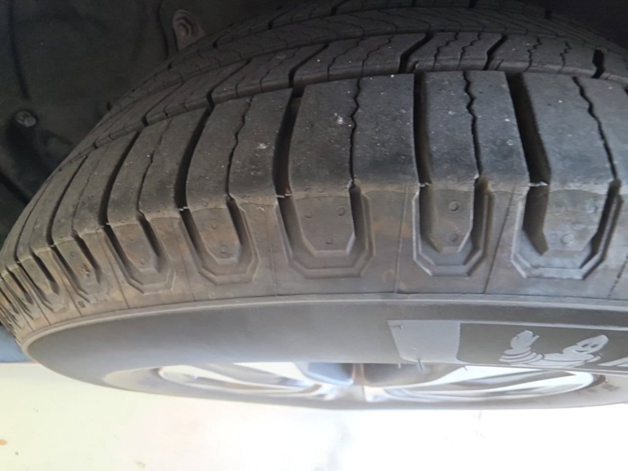 Used 2021 Toyota Highlander XLE FWD image 13