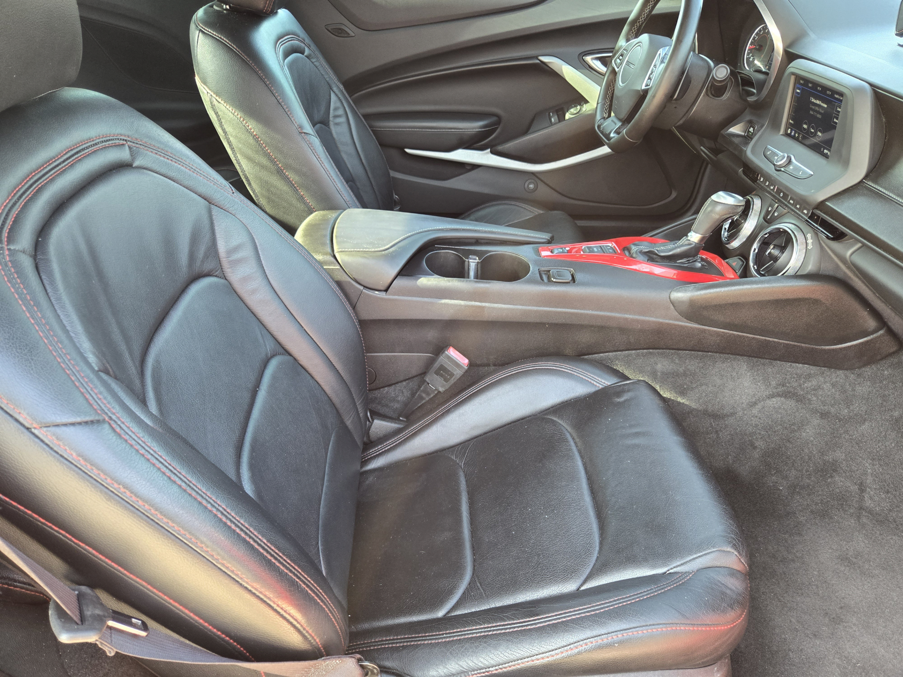 Used 2019 Chevrolet Camaro LT RWD image 10
