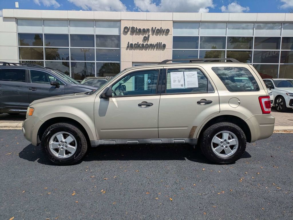 Used 2010 Ford Escape XLS image 3