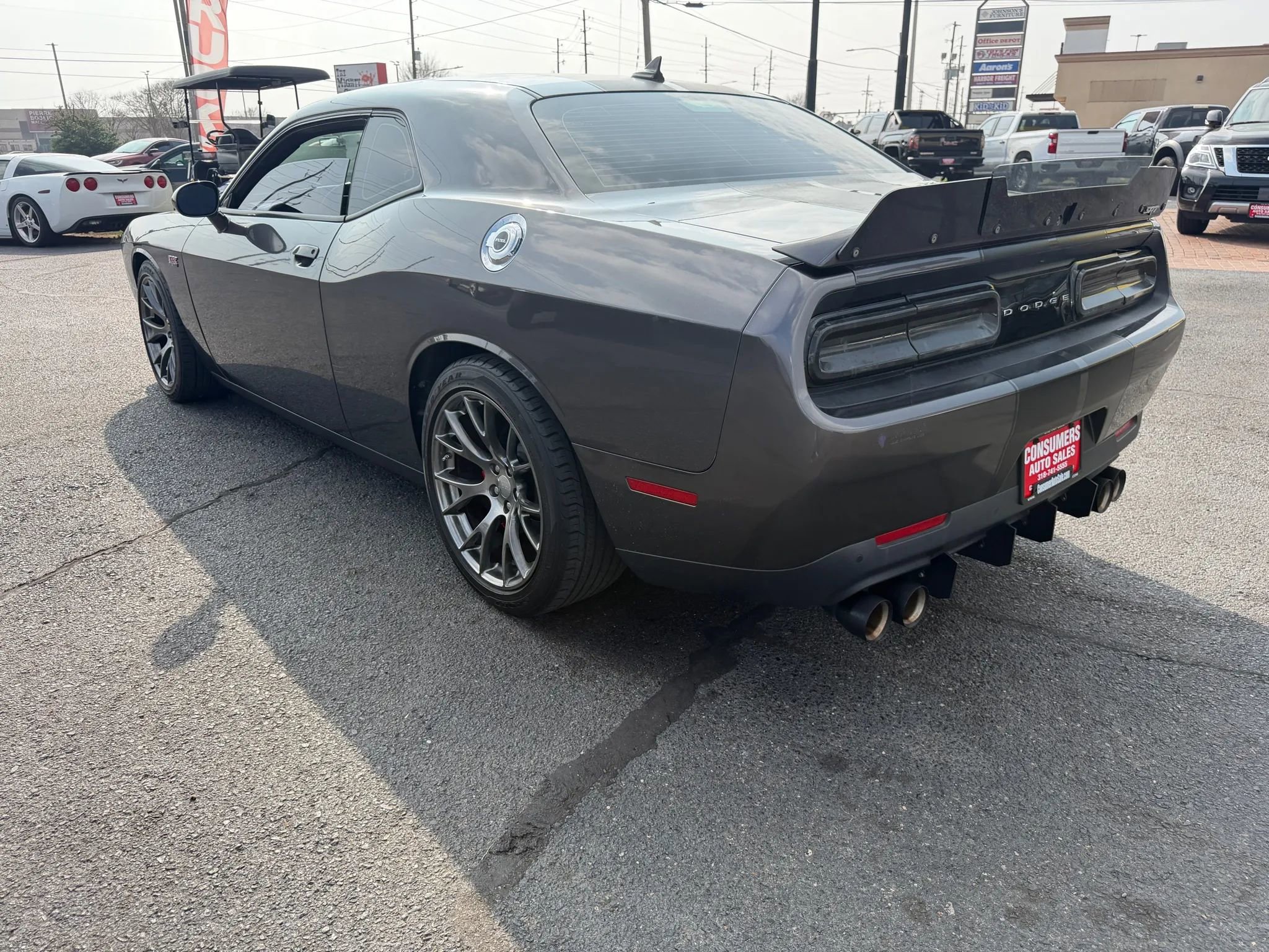Used 2015 Dodge Challenger SRT w/ Technology Group RWD image 3