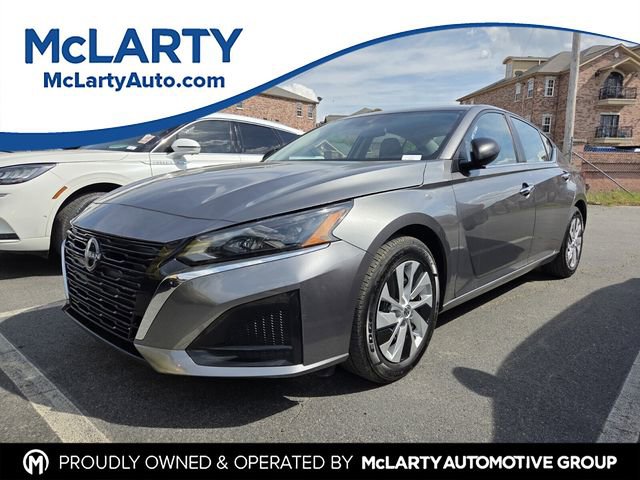 Used 2024 Nissan Altima 2.5 S FWD image 1