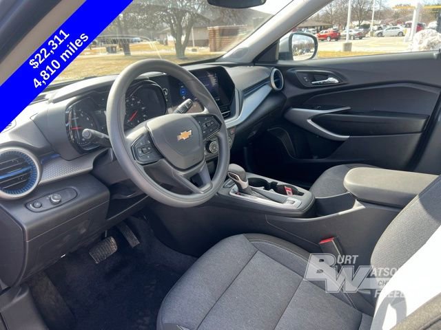 Used 2025 Chevrolet Trax LS w/ LS Convenience Package image 11
