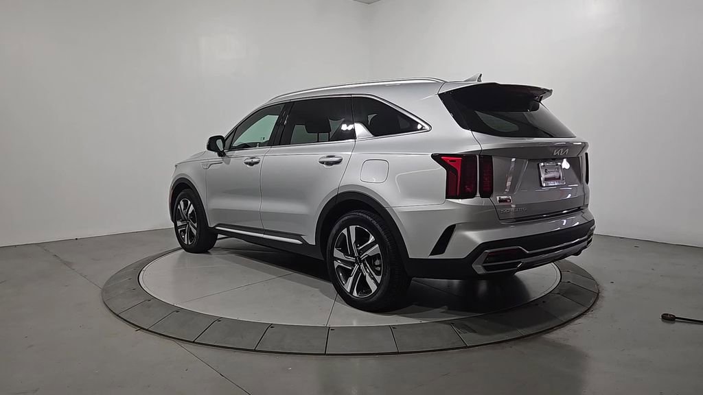 Used 2023 Kia Sorento EX image 3