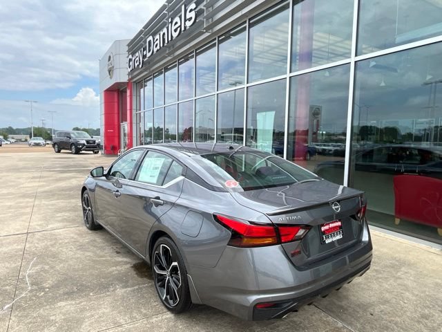New 2026 Nissan Altima 2.5 SR w/ SR Premium Package FWD image 2