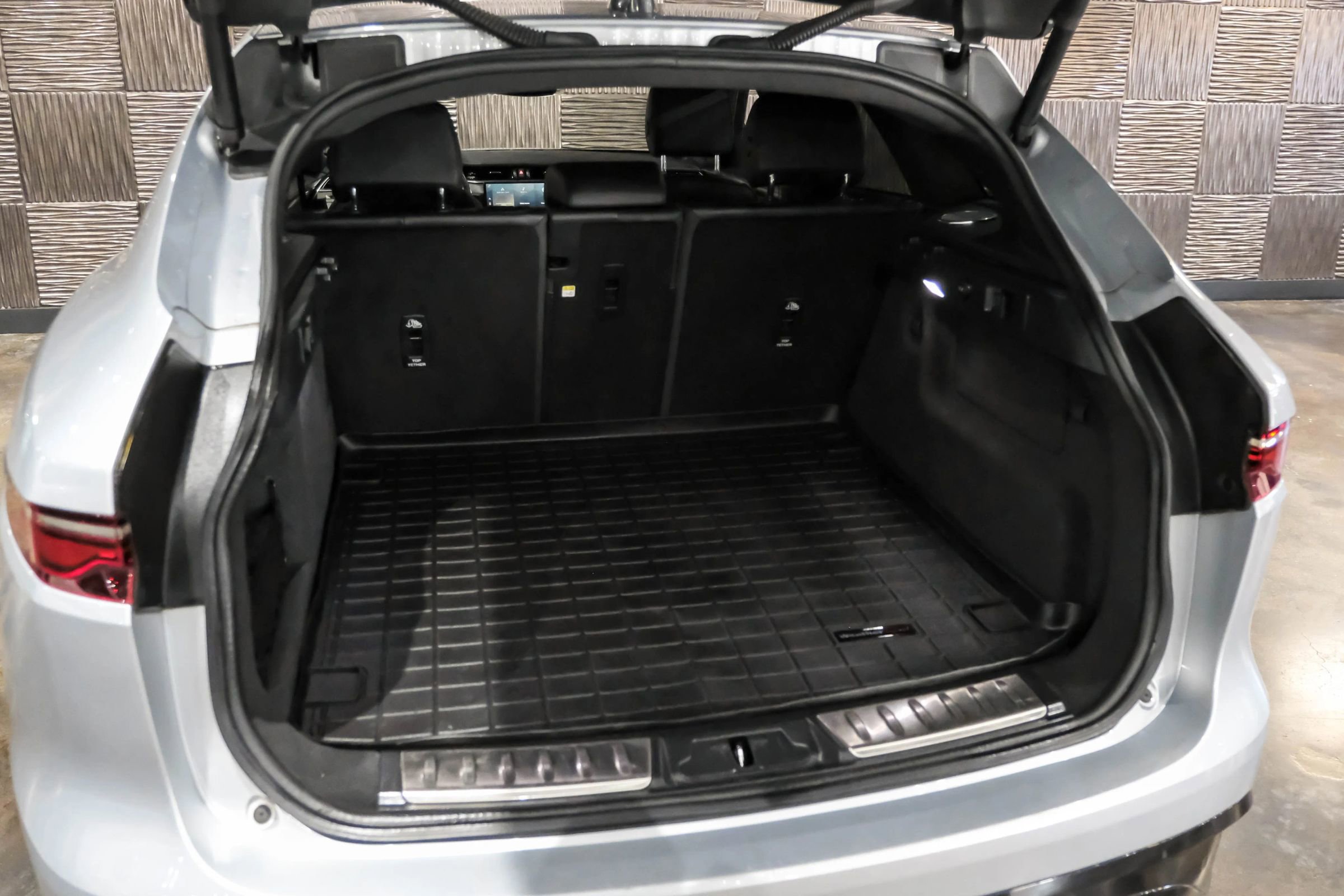 Used 2021 Jaguar F-PACE S image 51