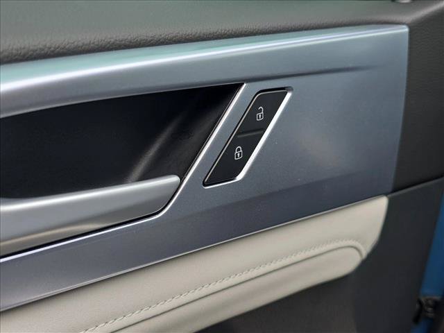 New 2026 Volkswagen Taos SE FWD image 6