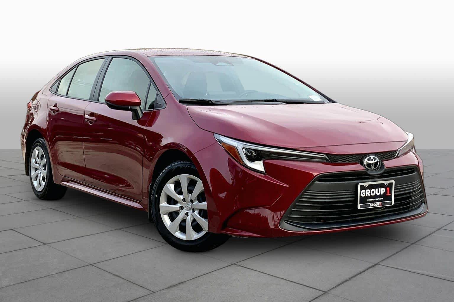 Used 2026 Toyota Corolla LE FWD image 3