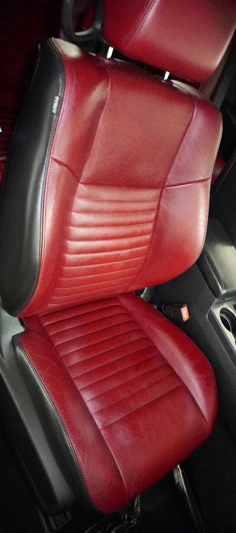 Used 2013 Dodge Challenger R/T image 9