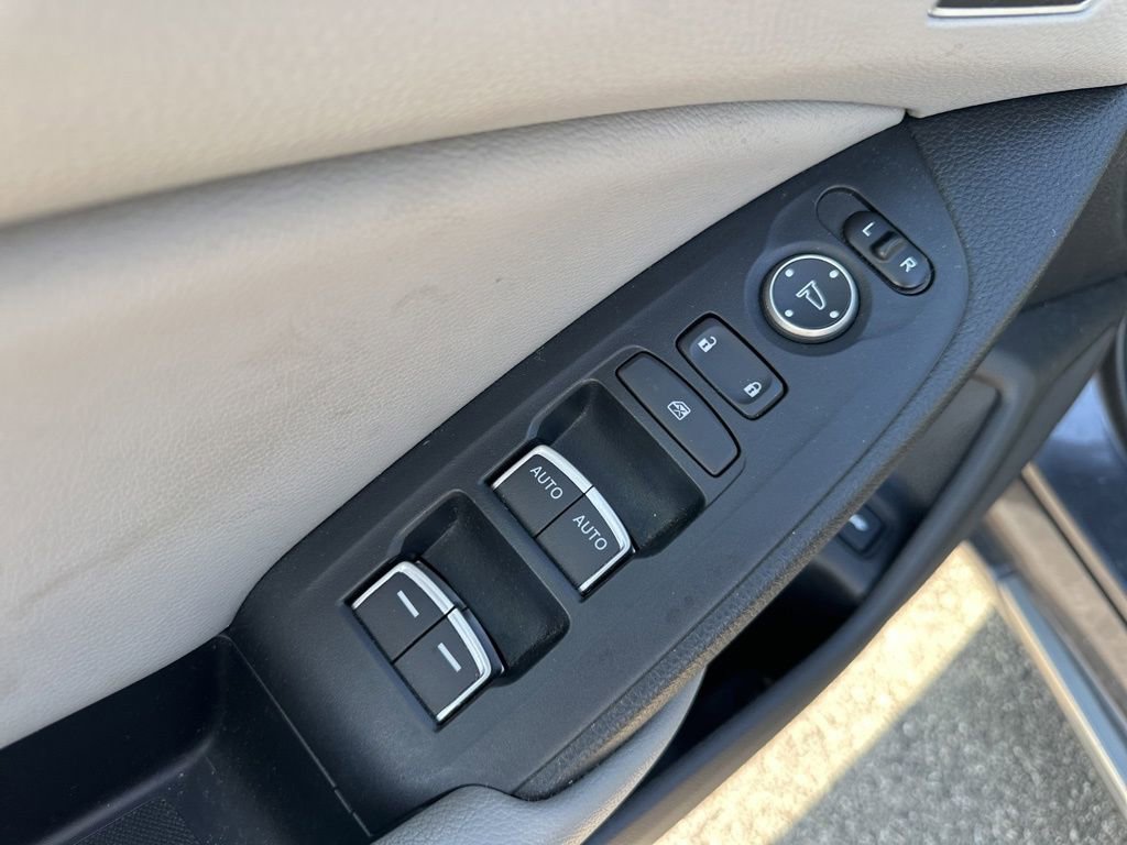 Used 2018 Honda Accord EX-L image 16