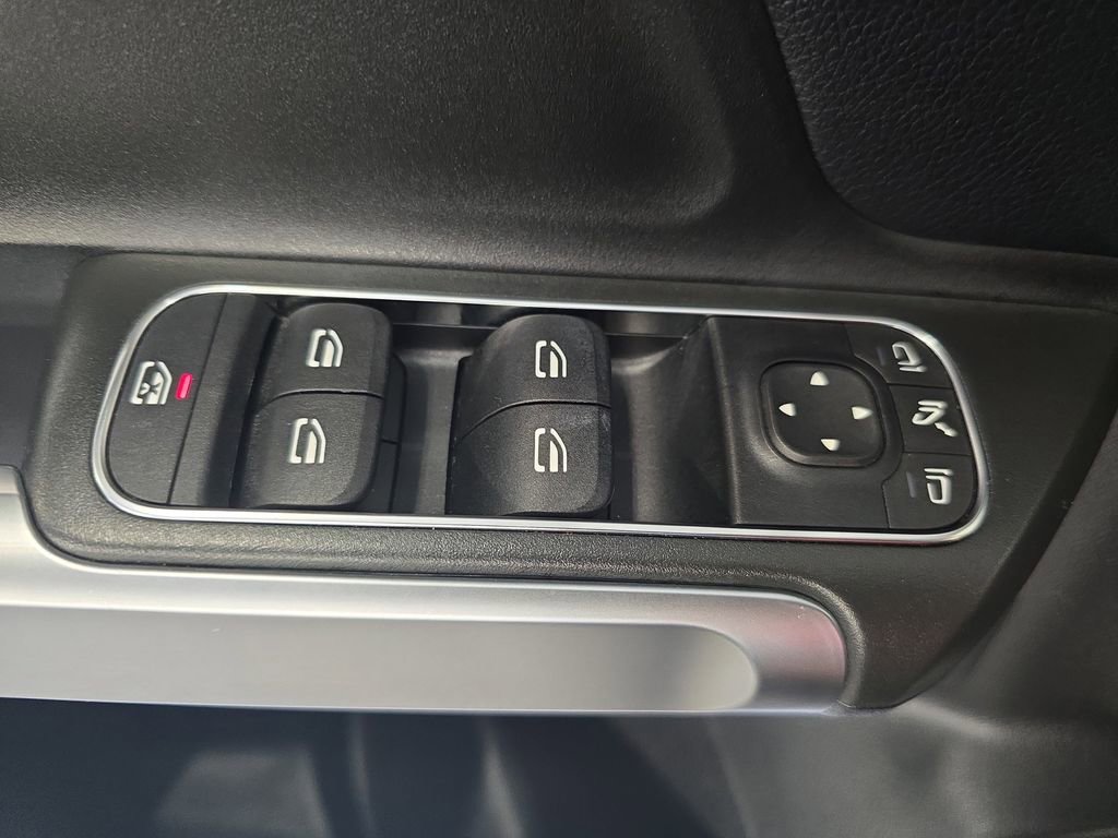 Certified 2021 Mercedes-Benz GLB 250 4MATIC image 29
