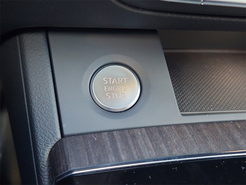 Used 2024 Audi Q5 e Premium w/ Convenience Package image 26