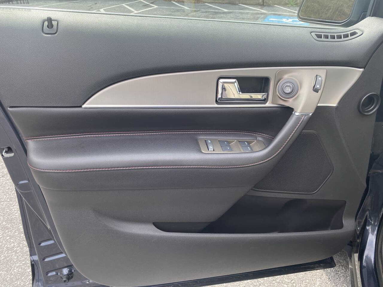 Used 2014 Lincoln MKX AWD w/ Equipment Group 102A image 11