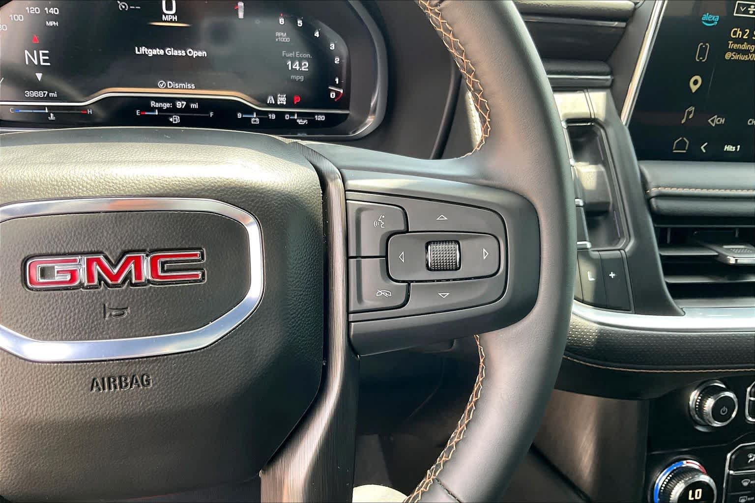Used 2024 GMC Yukon AT4 w/ Technology Package AWD/4WD image 24