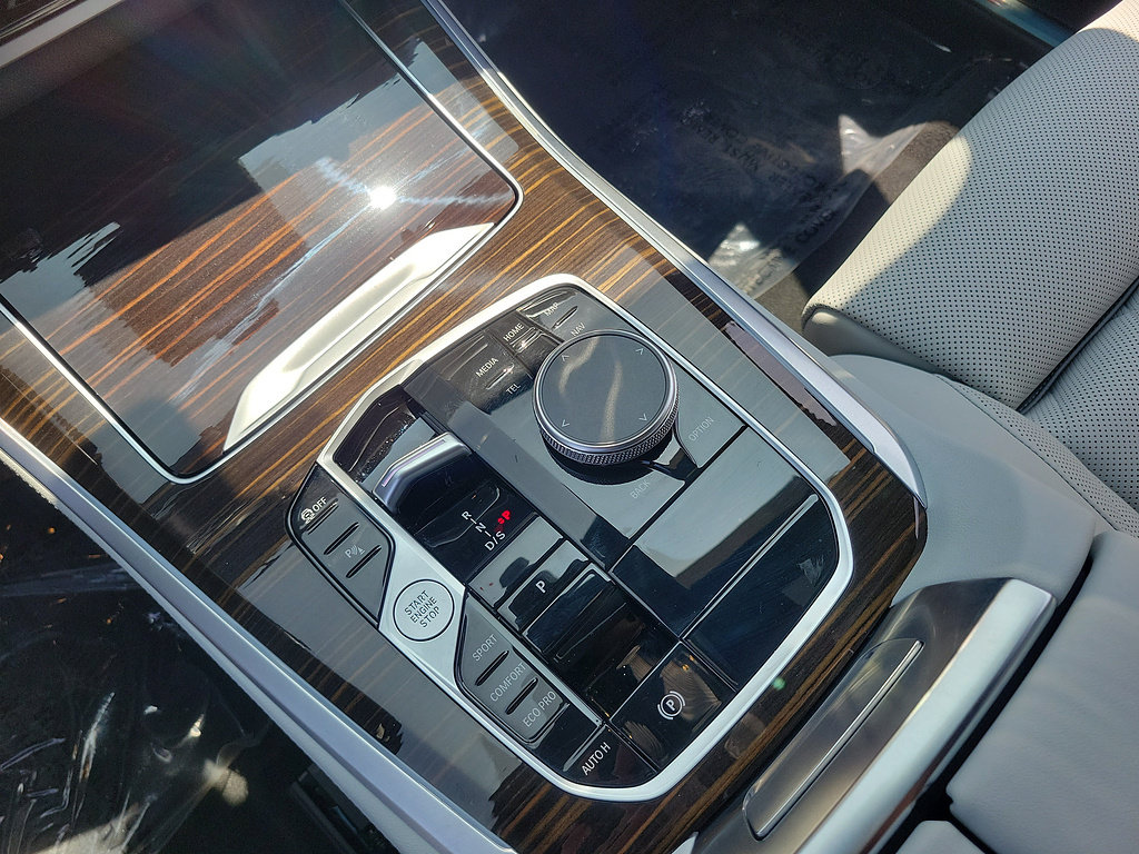 Used 2026 BMW X5 sDrive40i w/ M Sport Package RWD image 31