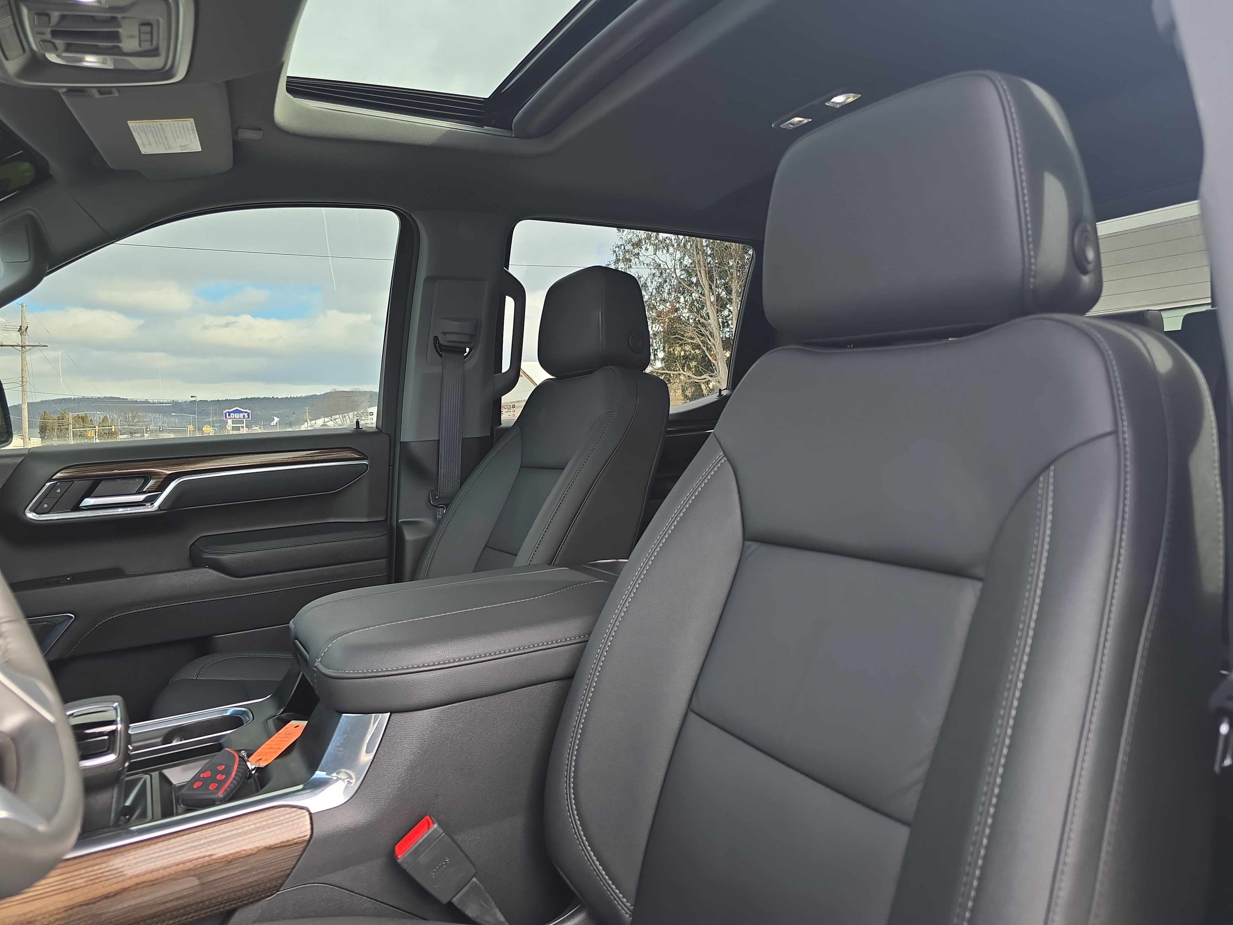 Used 2026 Chevrolet Silverado 1500 LT Trail Boss w/ Convenience Package II image 13