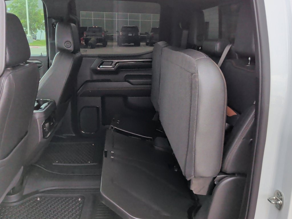 Used 2024 GMC Sierra 1500 AT4 w/ Technology Package AWD/4WD image 40