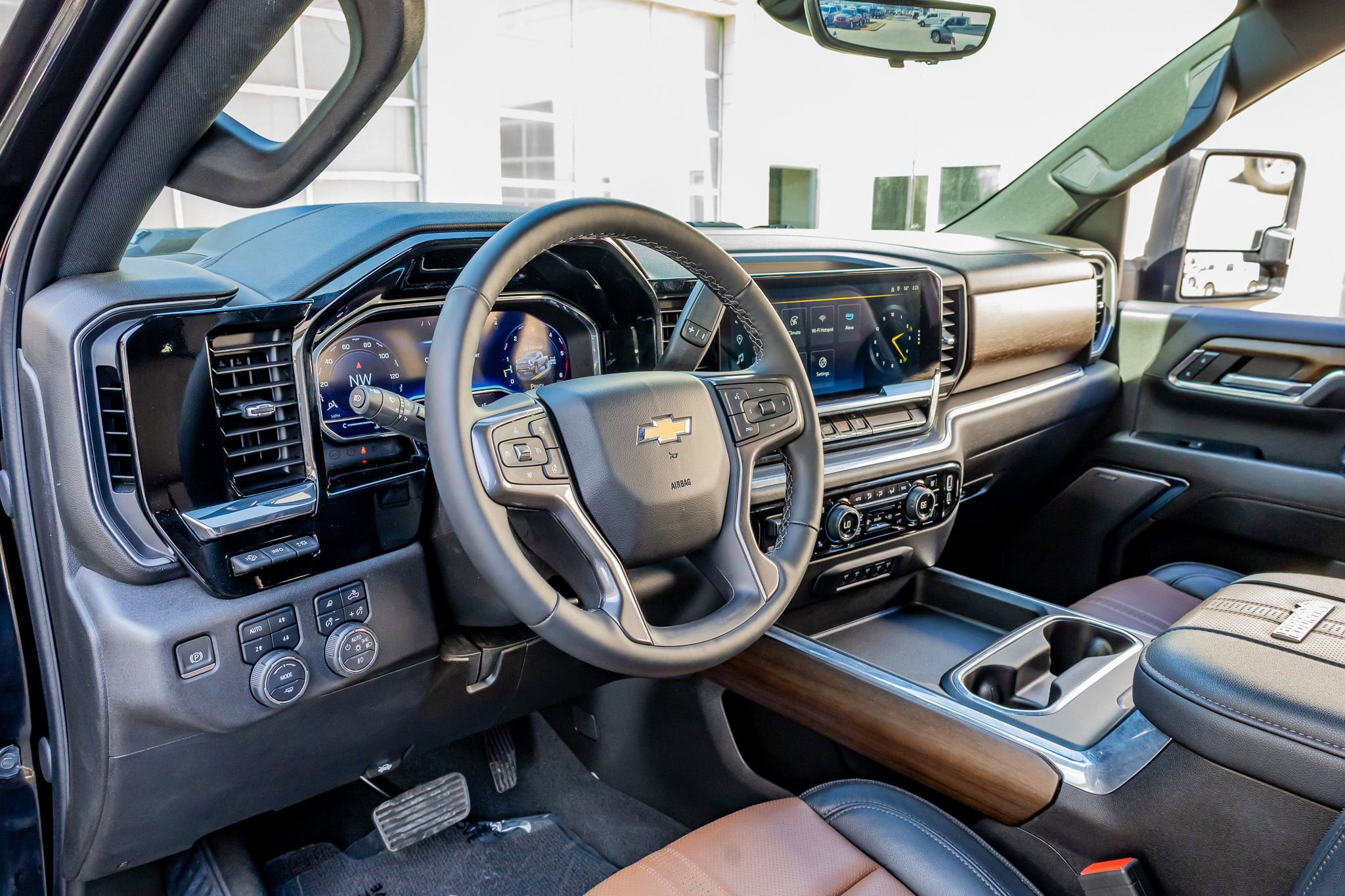 Used 2024 Chevrolet Silverado 3500 High Country w/ Technology Package image 16