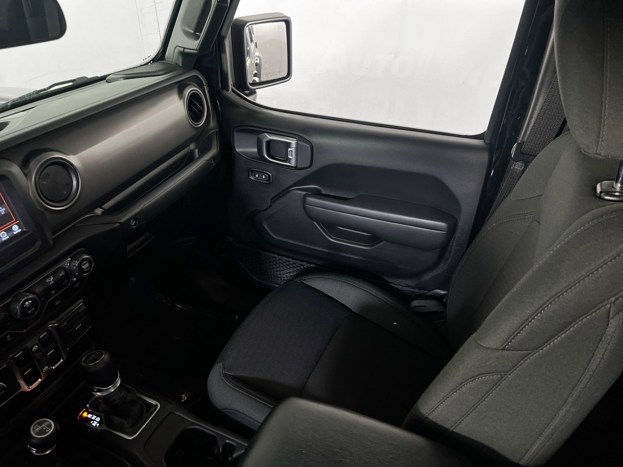 Used 2022 Jeep Gladiator Willys image 22