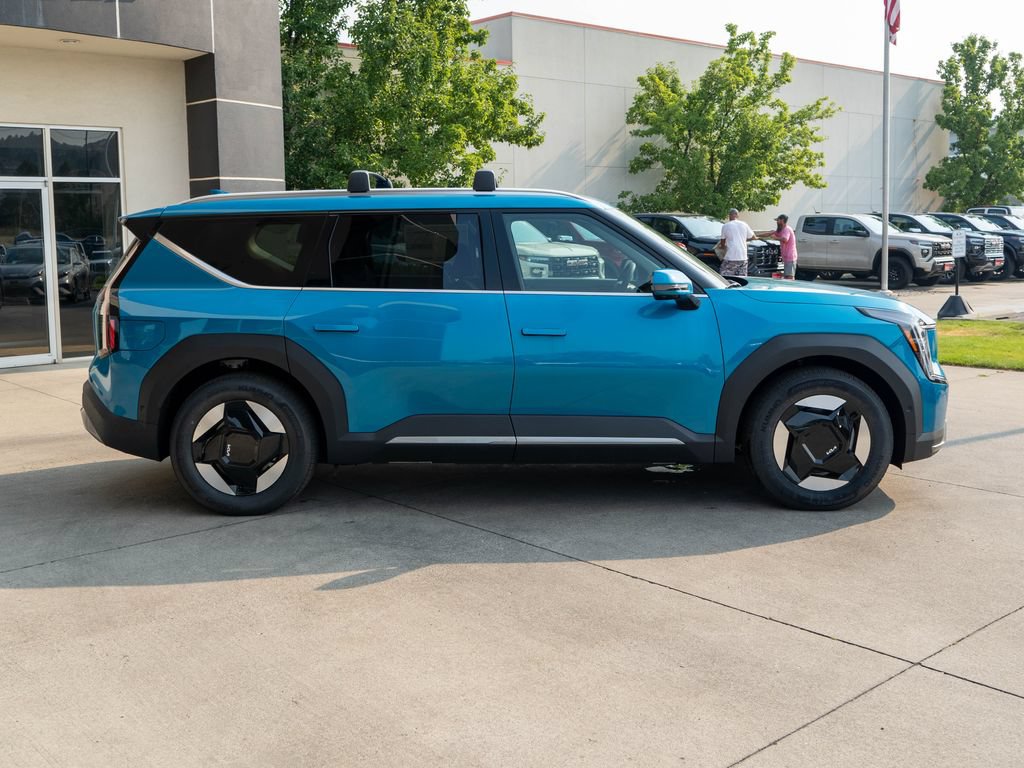 New 2026 Kia EV9 Wind AWD/4WD image 8