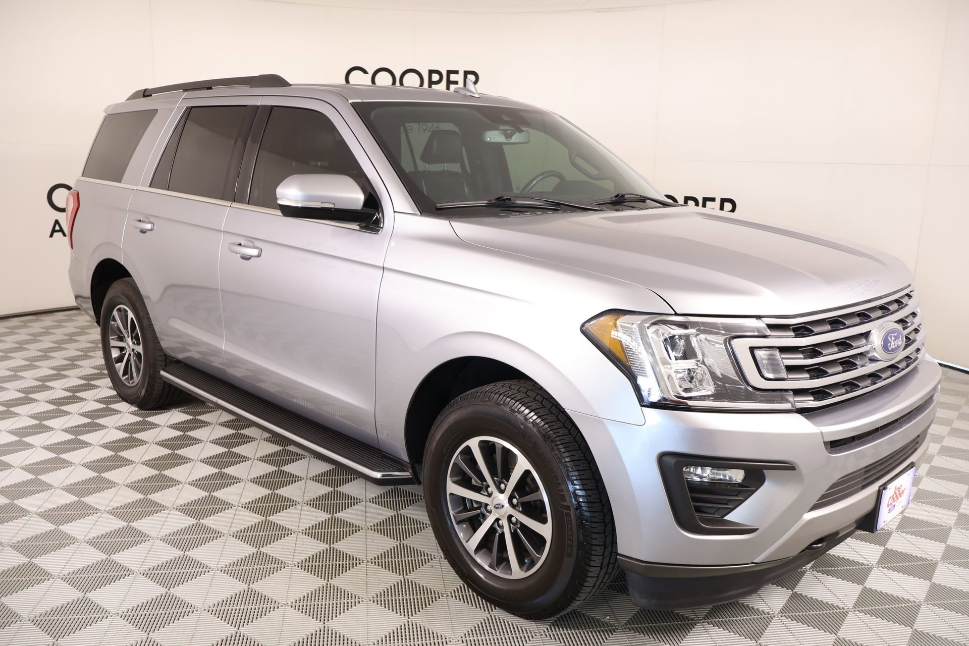 Used 2021 Ford Expedition XLT image 1
