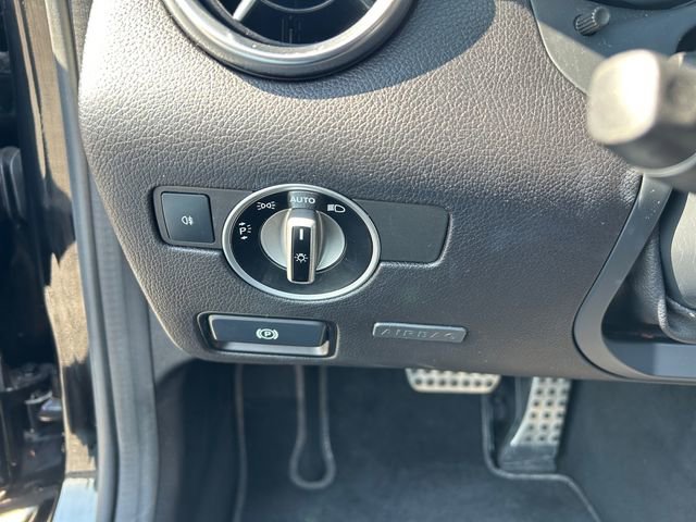Used 2014 Mercedes-Benz SLK 250 image 21