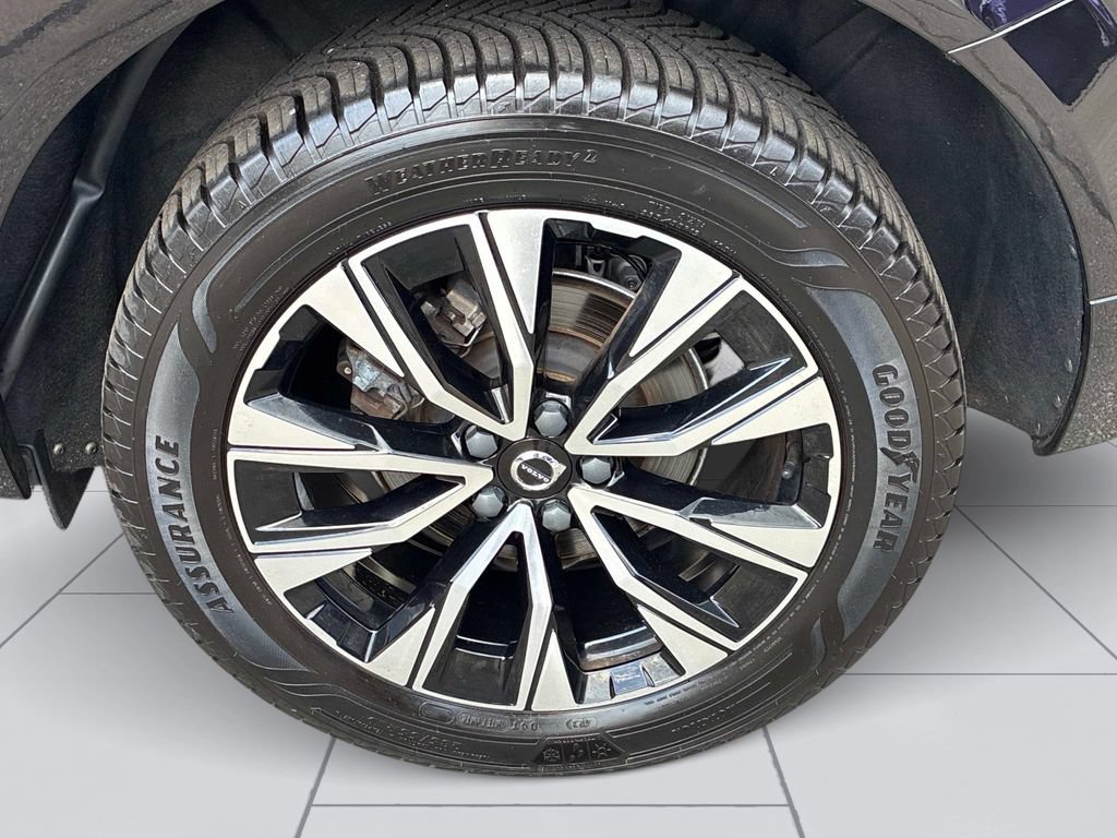 Used 2023 Volvo XC60 B5 Plus FWD image 11