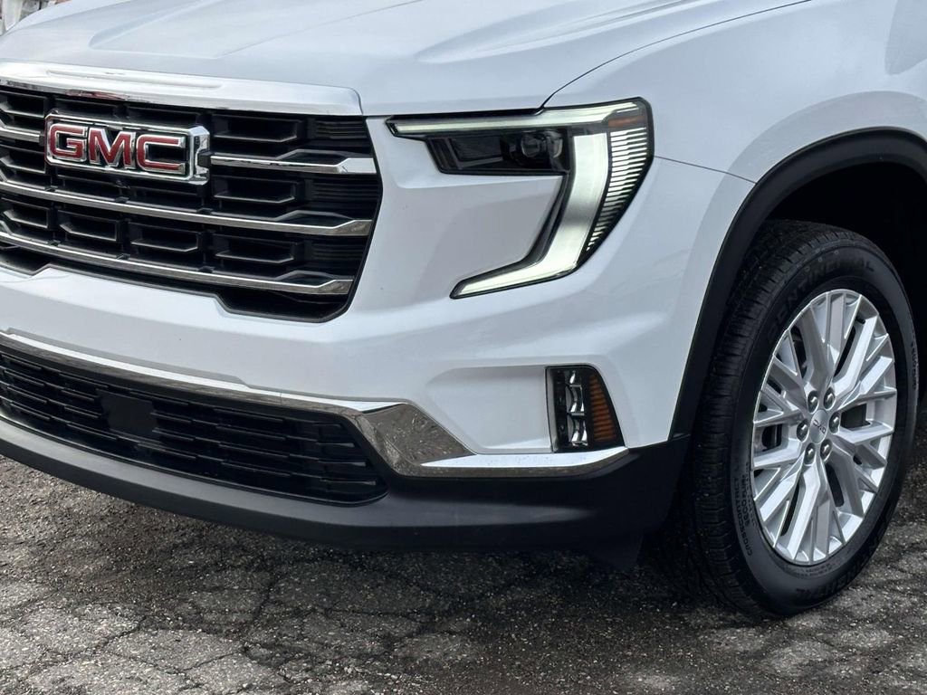 Certified 2024 GMC Acadia Elevation w/ Luxury Package image 8