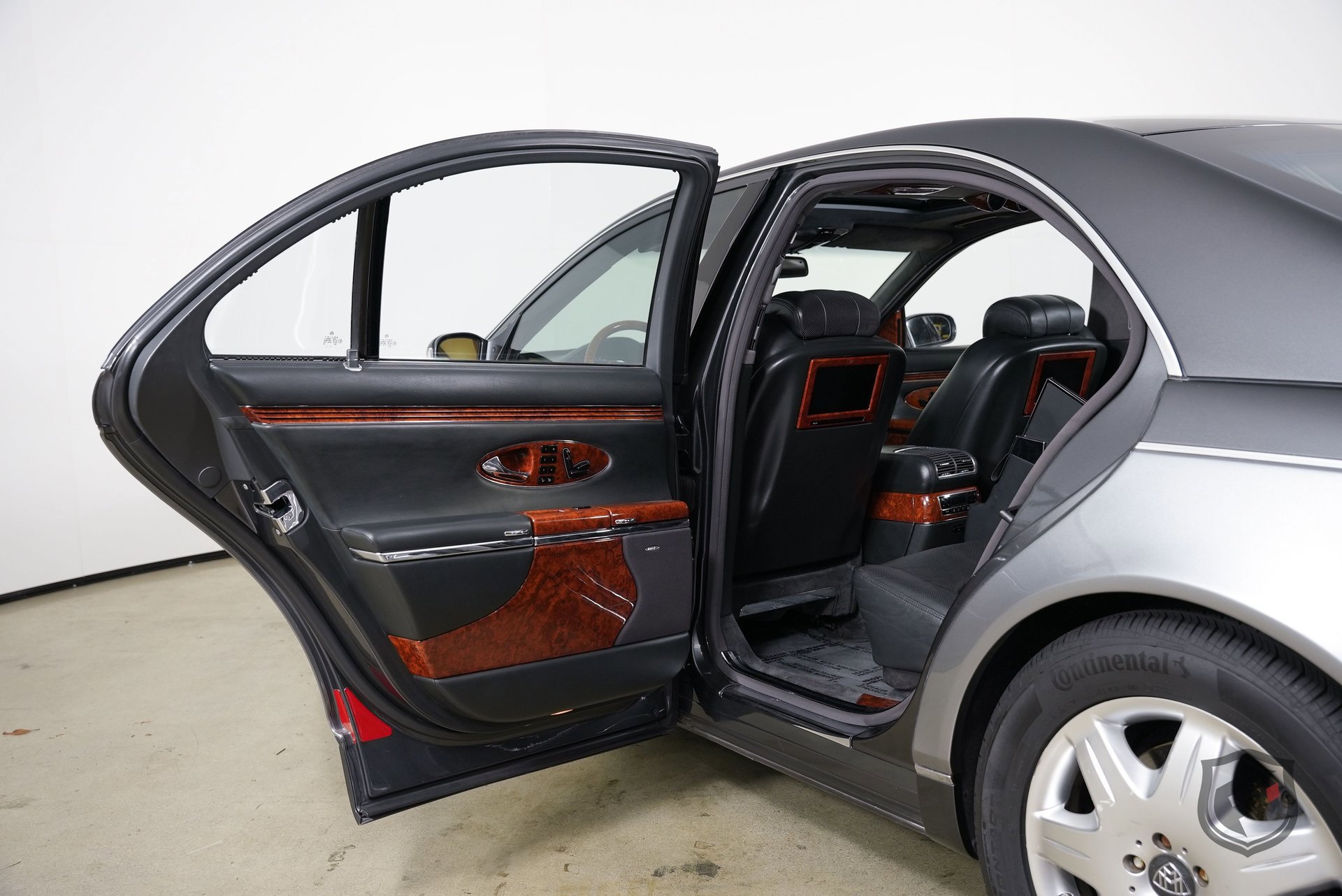 Used 2004 Maybach 57 image 30