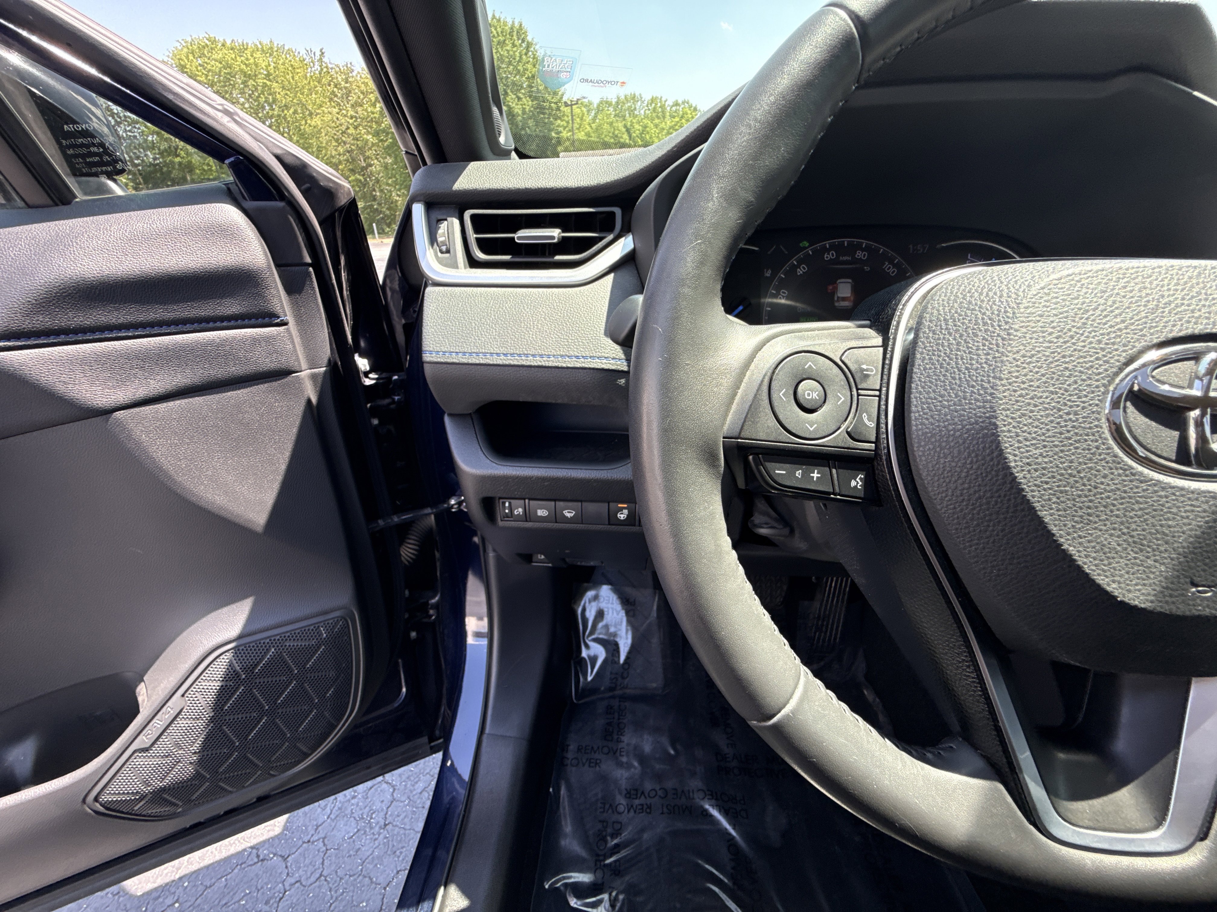 Used 2020 Toyota RAV4 XSE AWD/4WD image 19