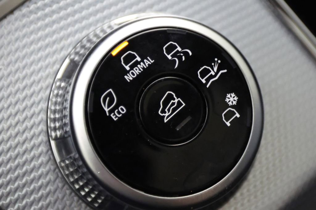 Used 2024 Mitsubishi Outlander SEL FWD image 25