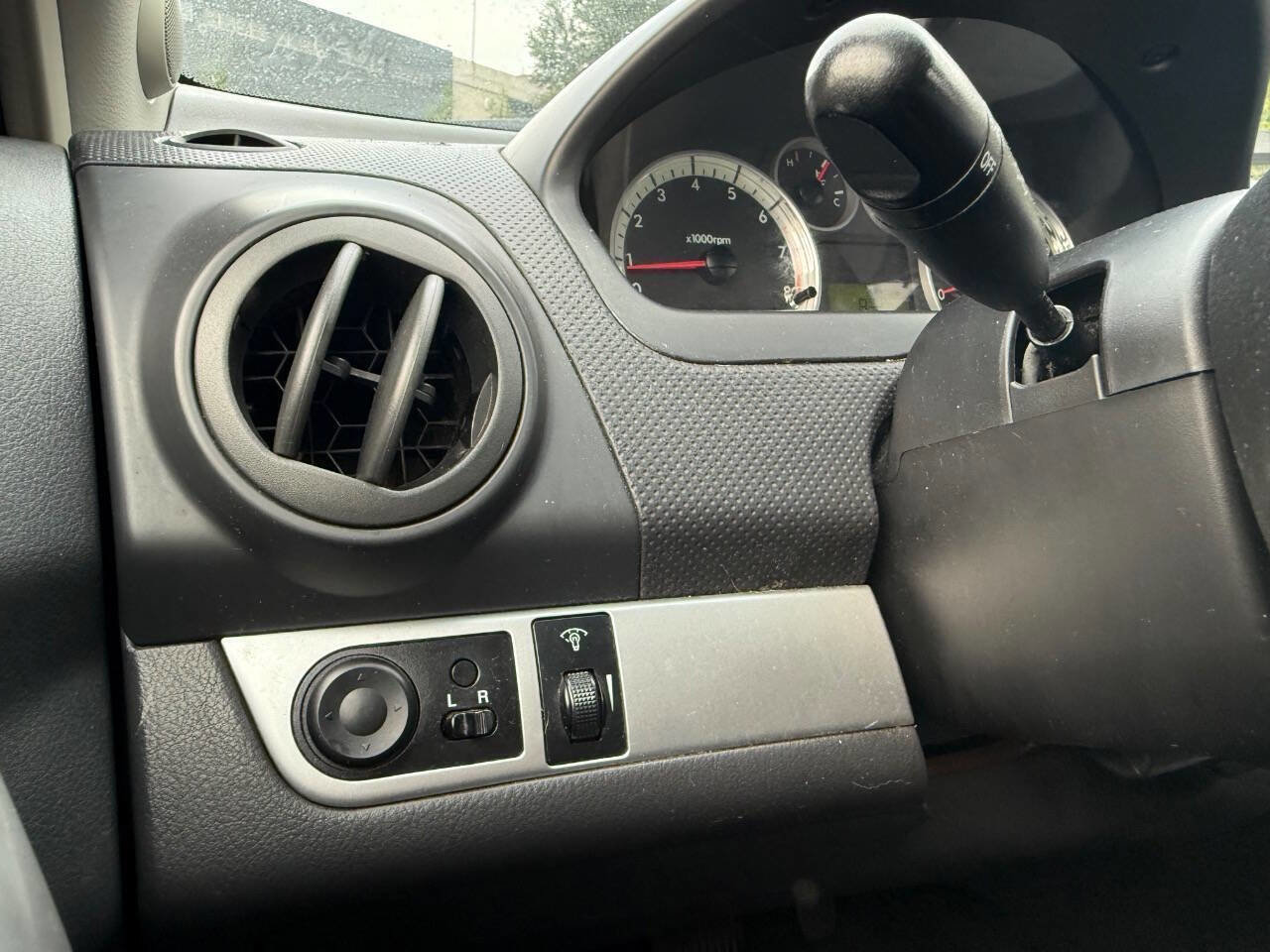 Used 2011 Chevrolet Aveo5 LT w/ Power and Convenience Package image 21