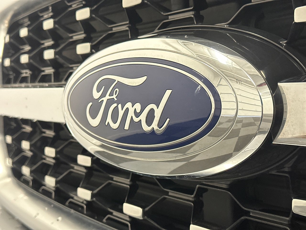 Used 2023 Ford F150 Platinum image 13