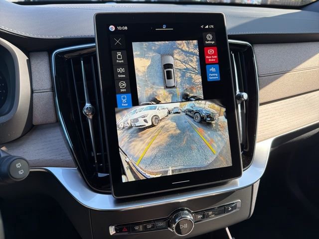 New 2026 Volvo XC90 B6 Plus w/ Protection Package Premier image 24