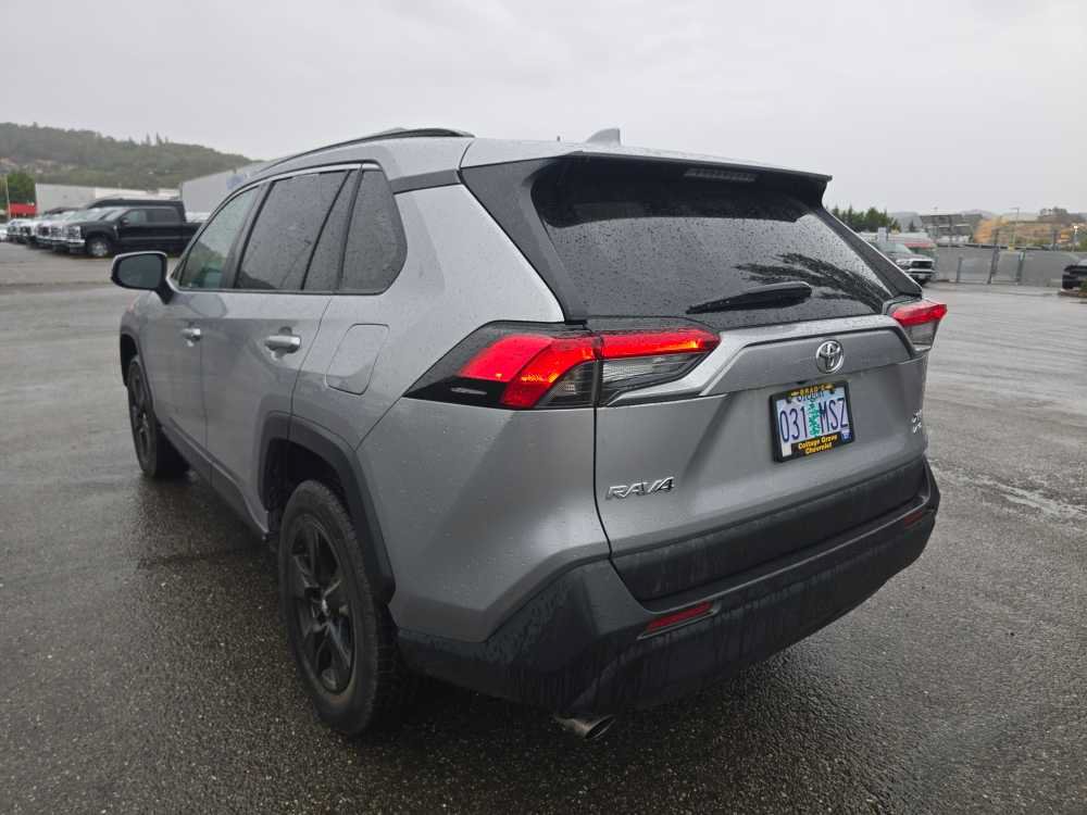 Used 2020 Toyota RAV4 XLE AWD/4WD image 16
