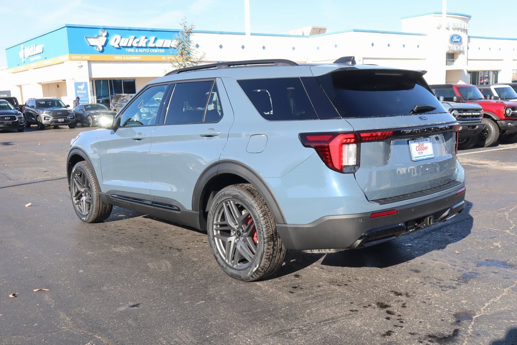 New 2026 Ford Explorer ST-Line w/ ST-Line Street Pack image 25