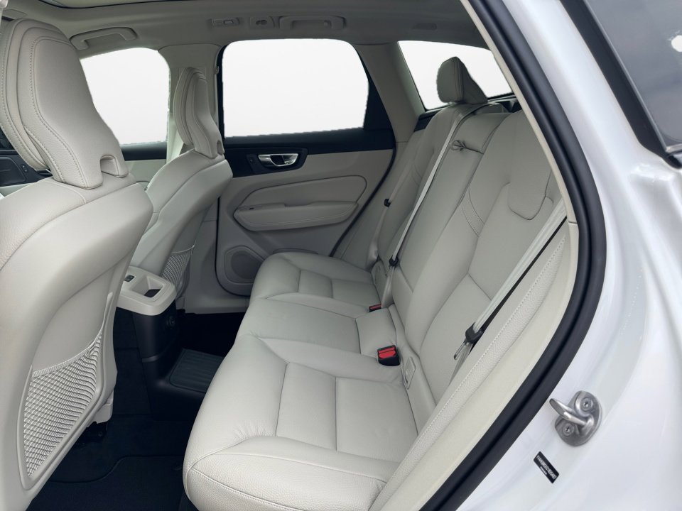 New 2025 Volvo XC60 T8 Plus w/ Protection Package Premier image 13