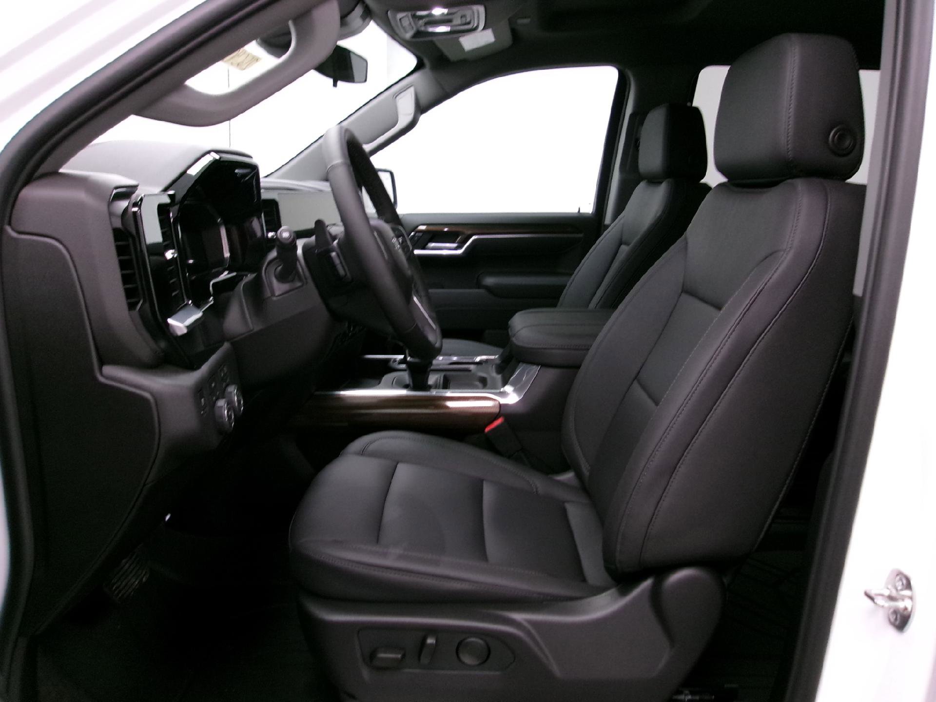 New 2026 Chevrolet Silverado 1500 RST w/ RST All Star Premium Package image 9