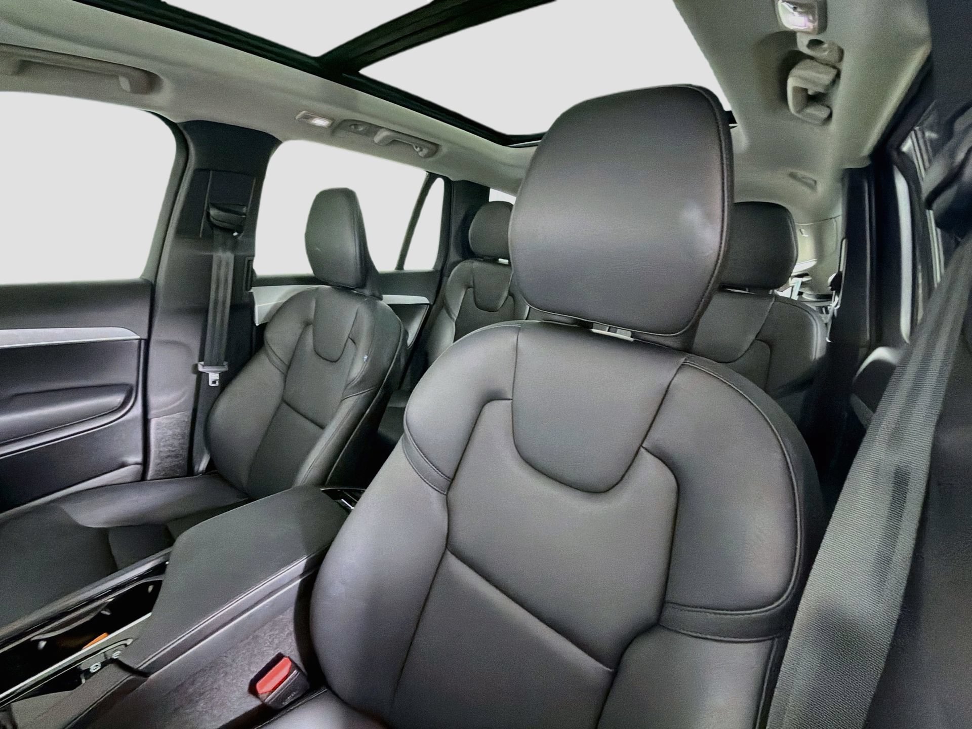 Used 2024 Volvo XC90 B5 Core AWD/4WD image 21